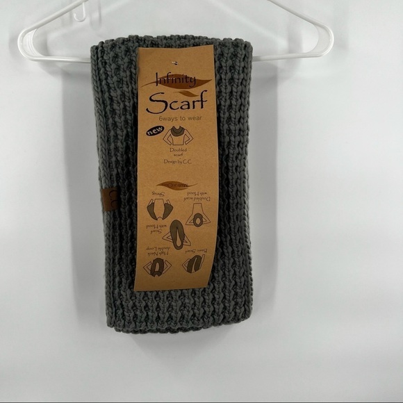 Infinity scarf grey six ways - Picture 7 of 9